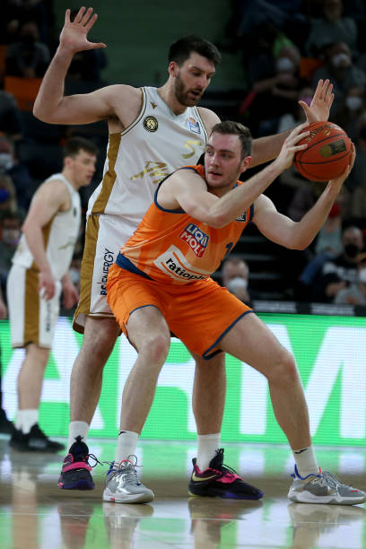 据前埃弗顿 据前埃弗顿