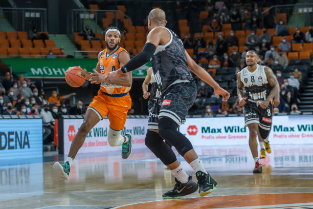 攻旋风中显 攻旋风中显