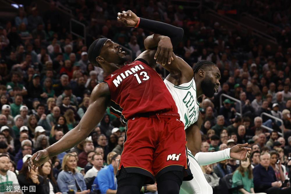 比赛中替补 比赛中替补